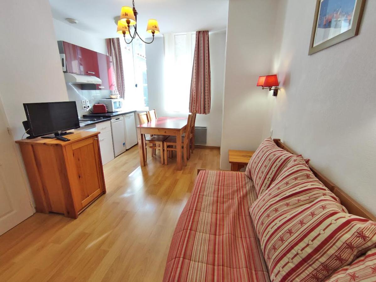 Pat 83, T2, Centre Luchon, Wifi, Casier A Skis, 4 Personnes Bagnères-de-Luchon Buitenkant foto